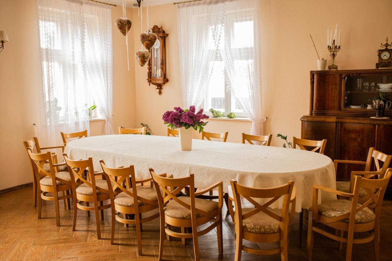 Hotel Przedzamcze Dzialdowo Buitenkant foto