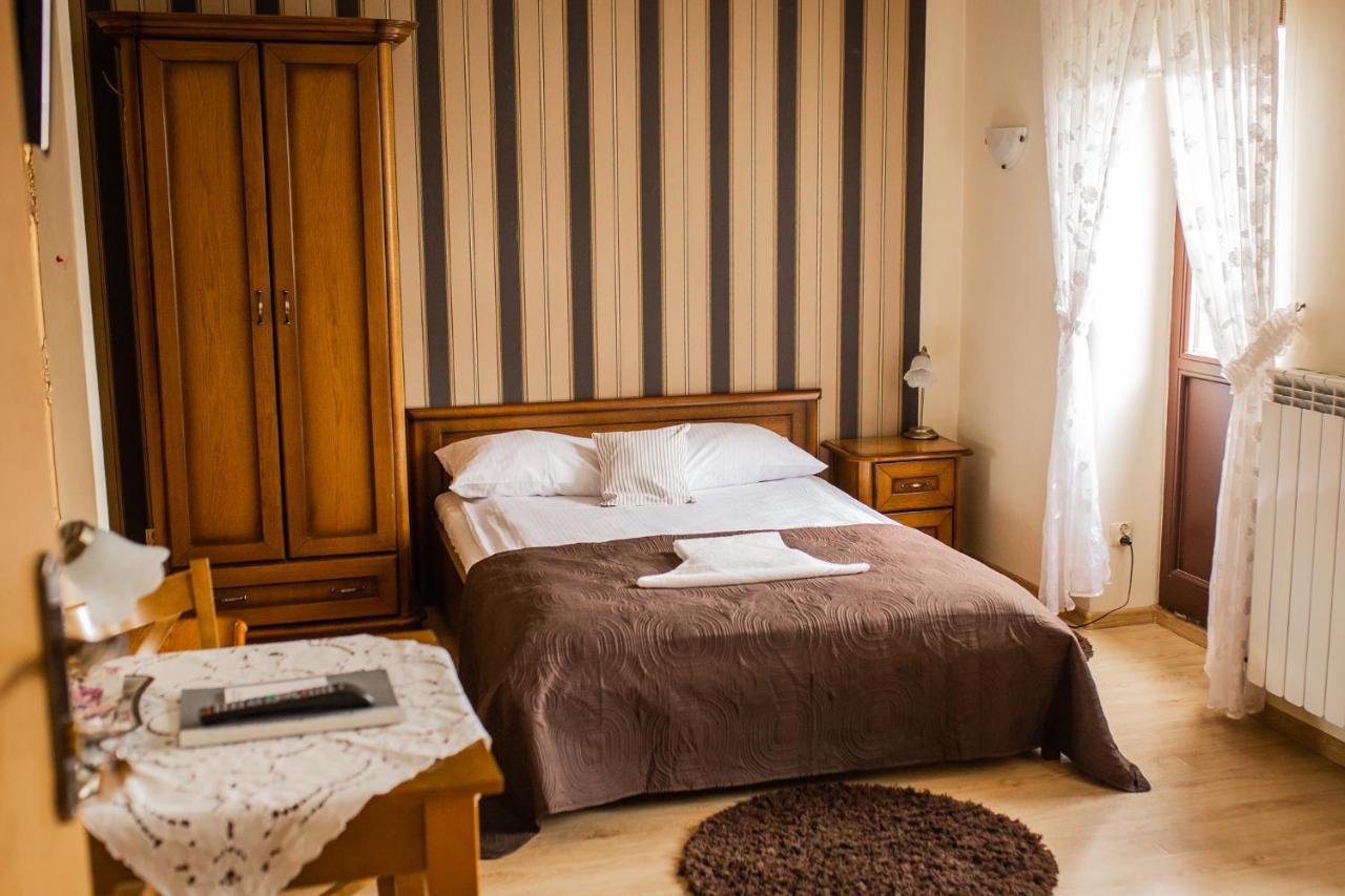 Hotel Przedzamcze Dzialdowo Buitenkant foto