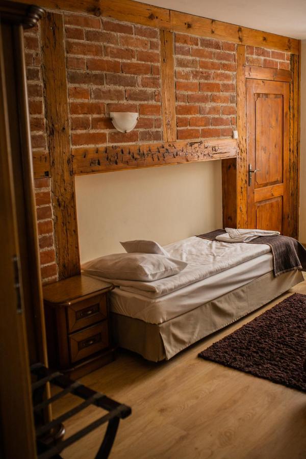 Hotel Przedzamcze Dzialdowo Buitenkant foto